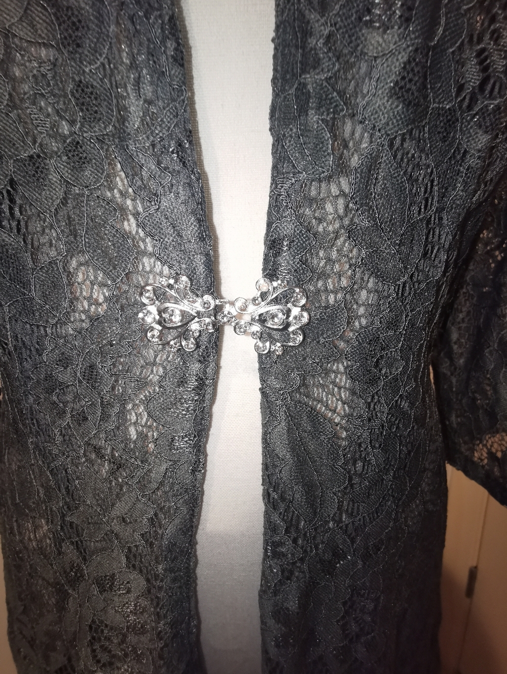 JJ's House Lace Very Y2K Collared Neckline Large 3/4 Sleeve Feminine Overlay - Picture 4 of 10